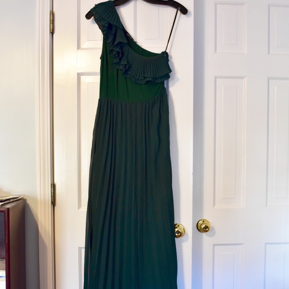 Ark & Co. floor length green dress - Picture 2 of 4